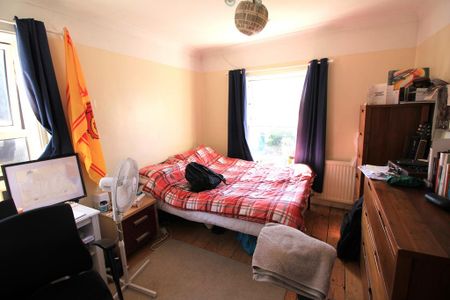 3 bedroom end of terrace house to rent - Photo 4