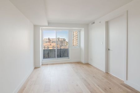 3460 Peel Street - Photo 2