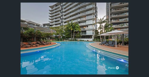 Top-Floor Apartment in the Heart of West End - Unfurnished - Photo 1