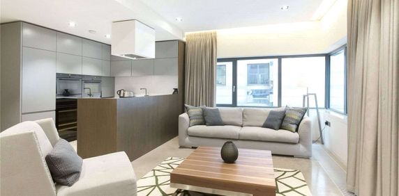 A sophisticated second-floor luxury apartment in the heart of St James's - Photo 2