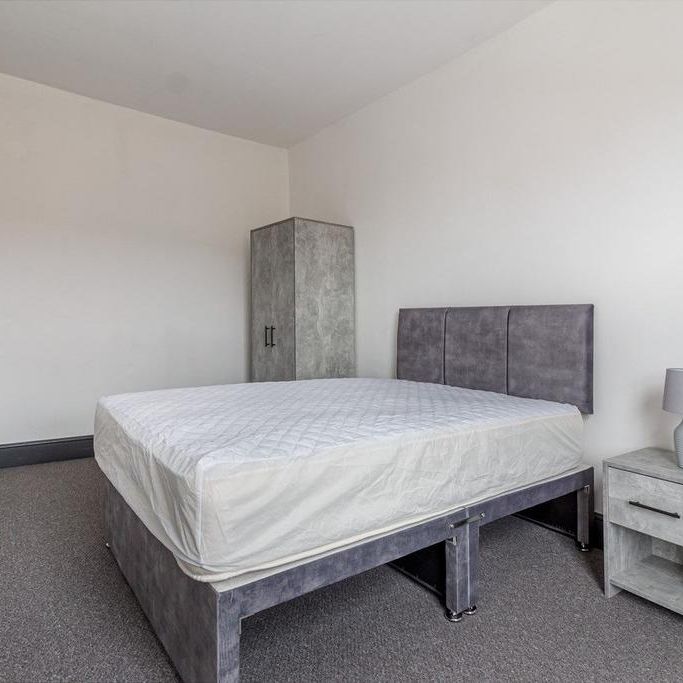 1 bedroom in a house share to rent - Photo 1