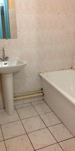 Location Appartement 3 pièces 60m² VAULX EN VELIN 69120 - Photo 3