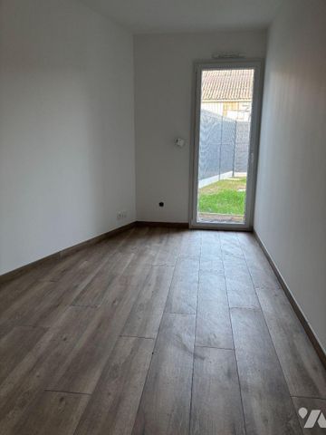 SAINT GERMAIN EN COGLES Au calme, Dans le bourg. Maison neuve de plain-pied proposant salon-séj... - Photo 5