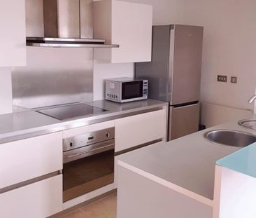 Room in a Shared Flat, Church St, M4 - Photo 5