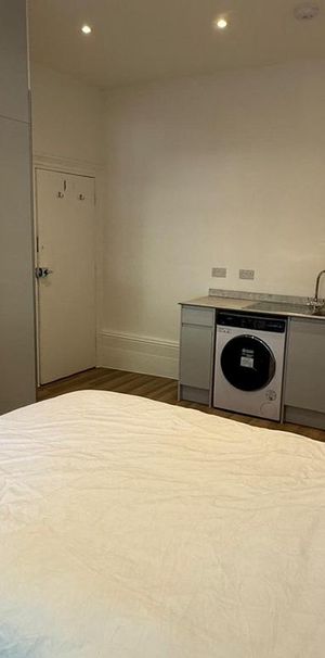 Studio to rent - Photo 1