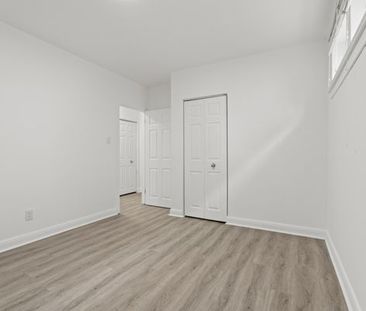 For Lease - 149 Mansfield Drive, Oakville, Ontario - Photo 4