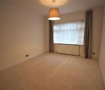 5 bedroom semi-detached house to rent - Photo 3