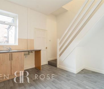 2 bedroom terraced house to rent - Photo 4