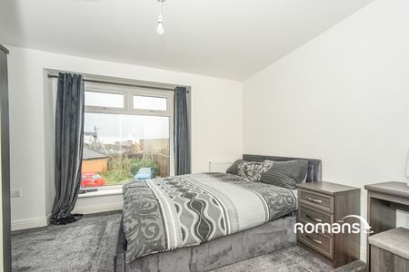 4 bedroom detached to rent - Photo 4