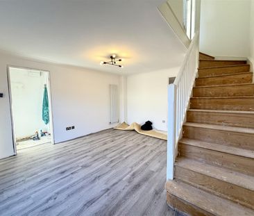 3 Bedroom House - End Terrace To Let - Photo 3