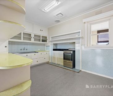 Beautifully Presented Brick Home in Popular Sebastopol - Photo 4