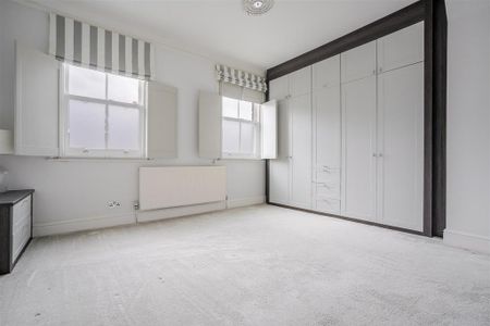 5 bedroom end of terrace house to rent - Photo 4