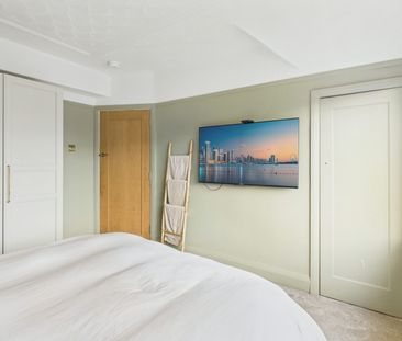 Semi-detached house to rent on - Photo 4