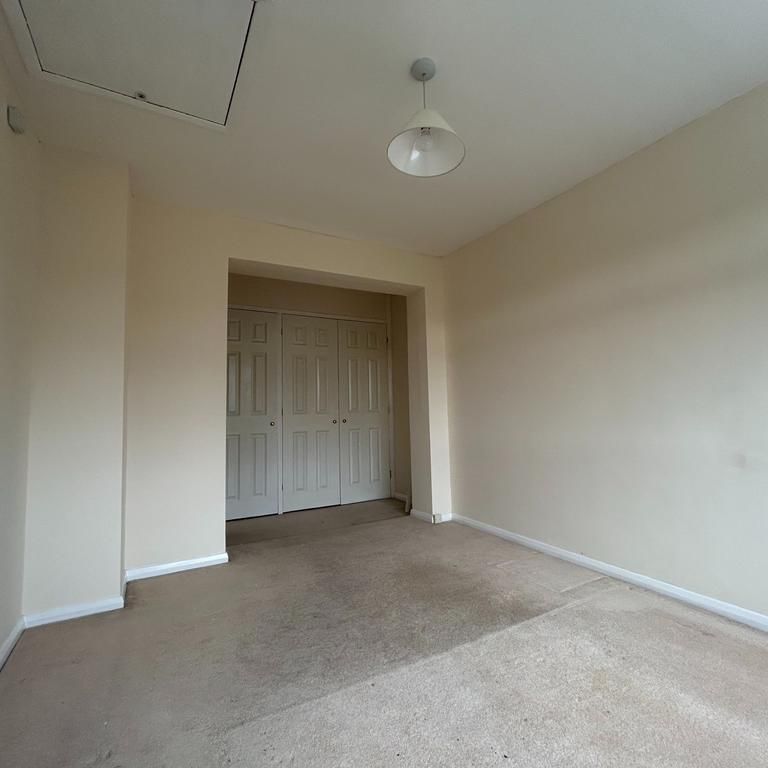4 bedroom semi-detached house to rent - Photo 1
