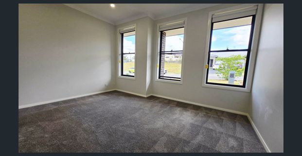 PRIME LOCATION IN GILLIESTON HEIGHTS - Photo 1
