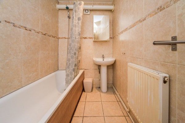 Albert Road, North Woolwich,E16, Property for rent - Photo 1