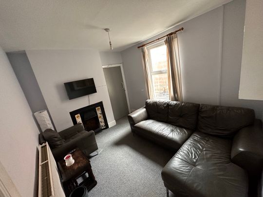 5 bedroom house - Photo 1