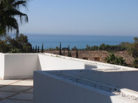 Middle Floor Apartment · Sierra Blanca - Photo 2