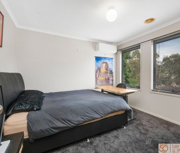 8/15 Ironbark Circuit, Jerrabomberra NSW 2619 - House For Rent | Do... - Photo 5