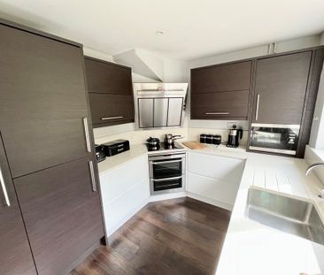 3 bedroom terraced house to rent - Photo 6