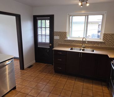 For Lease - 26 Murchison Crescent, Toronto, Ontario - Photo 5