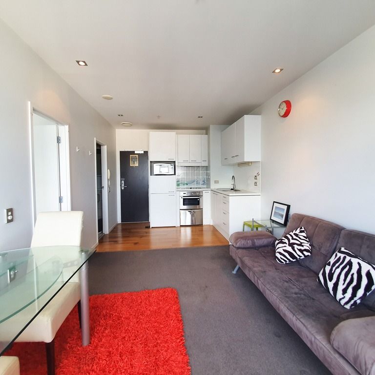 CITY CENTRE - 1 Bedroom Apartment with Amazing Views - Photo 1