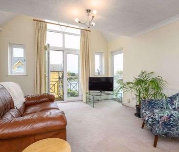 Swan Walk, Shepperton, TW17 - Photo 2