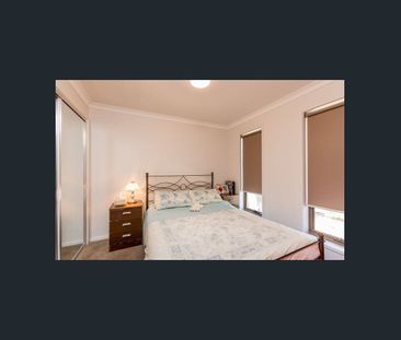 Modern Two Bedroom Townhouse - Photo 5