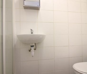 Chertsey Bridge Road, Chertsey - Photo 6