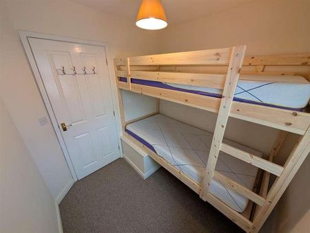 Co-op Lane, Pembroke Dock, SA72 - Photo 4