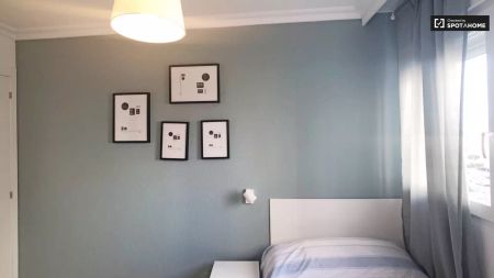 4-bedroom apartment for rent in Aluche, Madrid - Photo 4