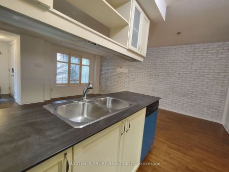 Condo Townhouse For Lease | E8143772 - Photo 4