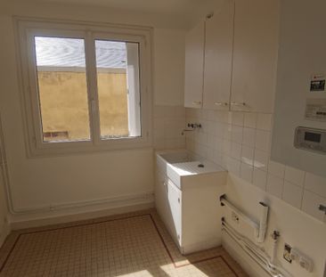 Location Appartement 5 pièces 71m² RENNES 35000 - Photo 2