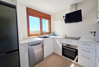 LUXURY SEMI-DETACHED HOUSE FOR RENT IN THE CENTER OF MORAIRA, FIRST LINE TO THE SEA