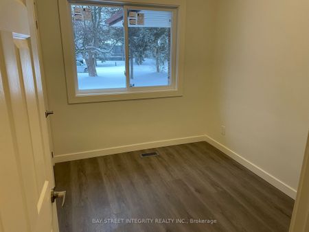 For Lease - 43 Fairglen Avenue, Toronto, Ontario - Photo 3