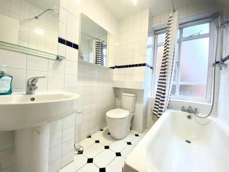 2 bedroom flat to rent - Photo 4