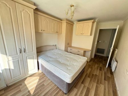 2 bedroom flat to rent - Photo 3