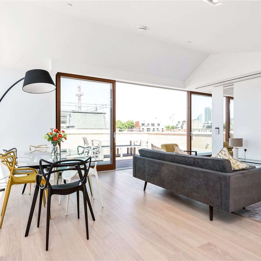 A stunning penthouse apartment in the popular Barts Square - Photo 1