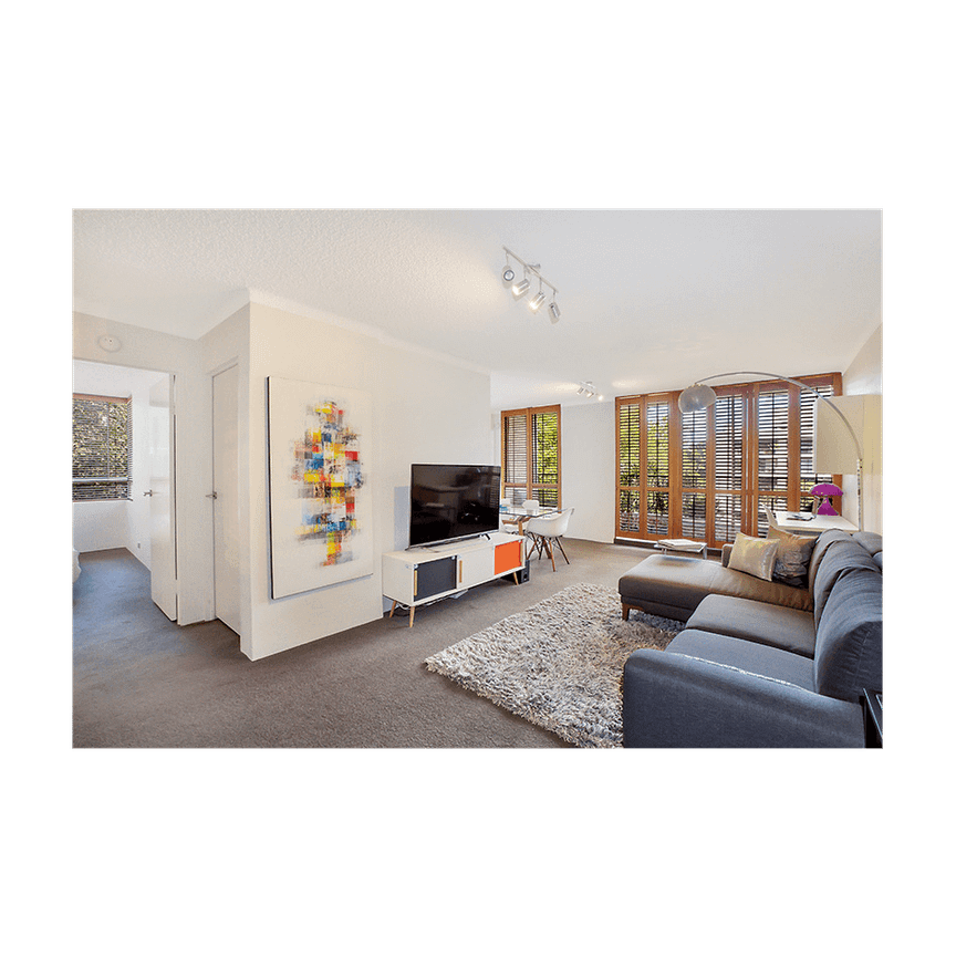 Spacious Apartment In The Heart Of Paddington - Photo 1