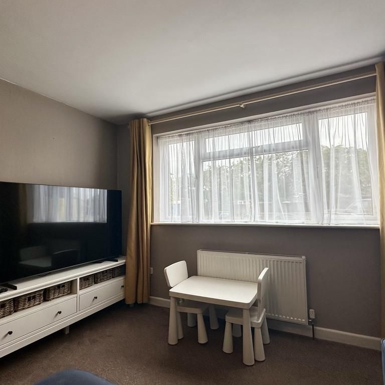 3 bedroom end of terrace house to rent - Photo 1