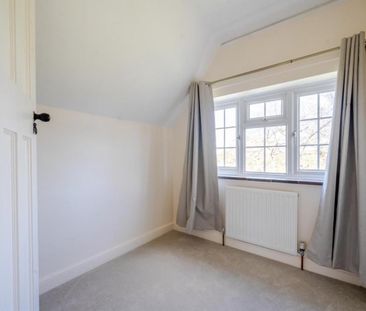 Candlemas Lane, Beaconsfield - Photo 2