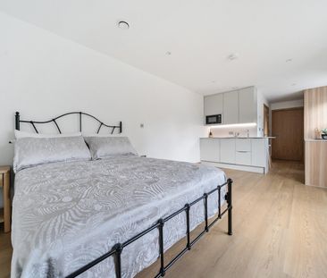 Studio Flat to rent - Victoria Road, Sidcup, DA15 - Photo 2