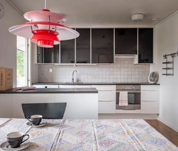 Stor sutterängvilla sollentuna - Photo 2