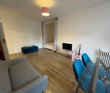 Studio Flat, Howitt Close, NW3 - Photo 5