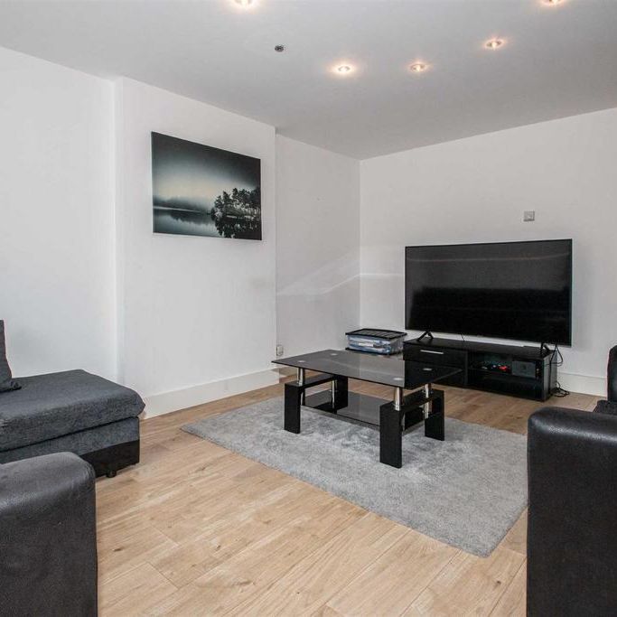 4 bedroom semi-detached house to rent - Photo 1