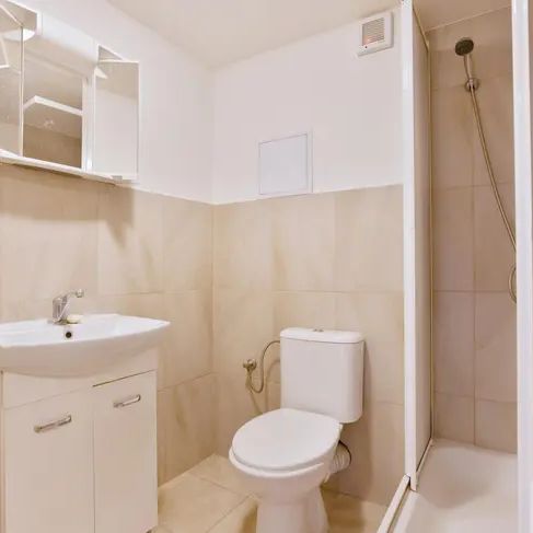 Pronájem mezonetového bytu 2+kk, ul. Valchařská - Fotografie 1