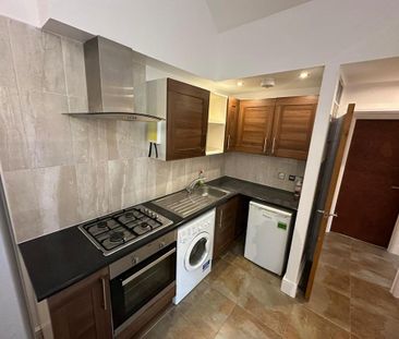 2 bedroom end of terrace house to rent - Photo 4