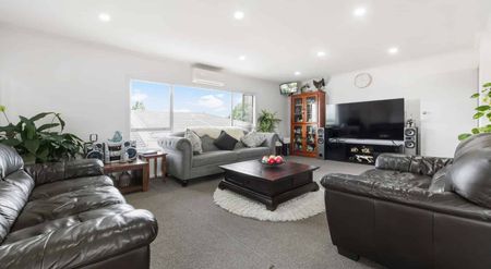 Sunny 3 Bedroom Home - Photo 4