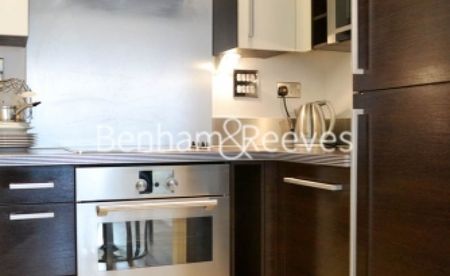 1 Bedroom flat to rent in Proton Tower, Blackwall Way, E14 - Photo 2