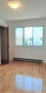 N-Rosemont Près Anjou/St.Léonard 4.5 au 2e Étage Triplex - Photo 4